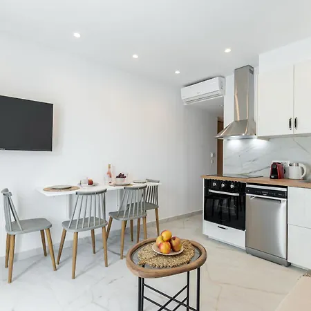 Athina Sea View Apartment *