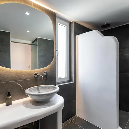 Athina Sea View Apartment *
