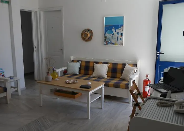 Athina Naxos Town Апартаменты