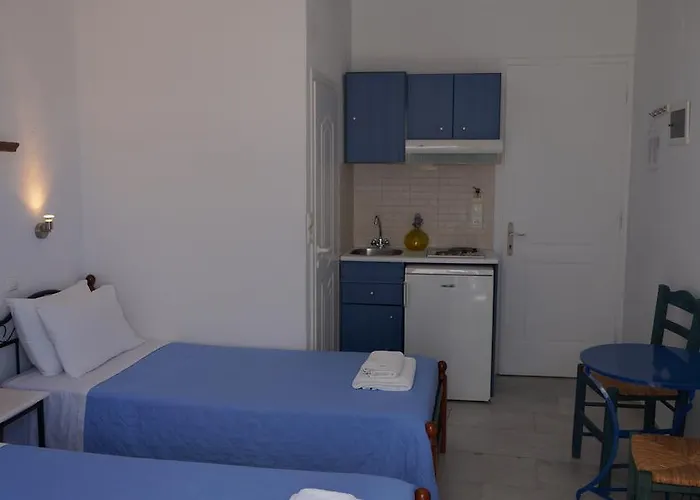 Athina Naxos Town Апартаменты *