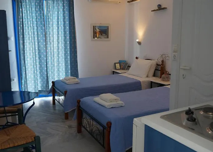 Athina Naxos Town Апартаменты *